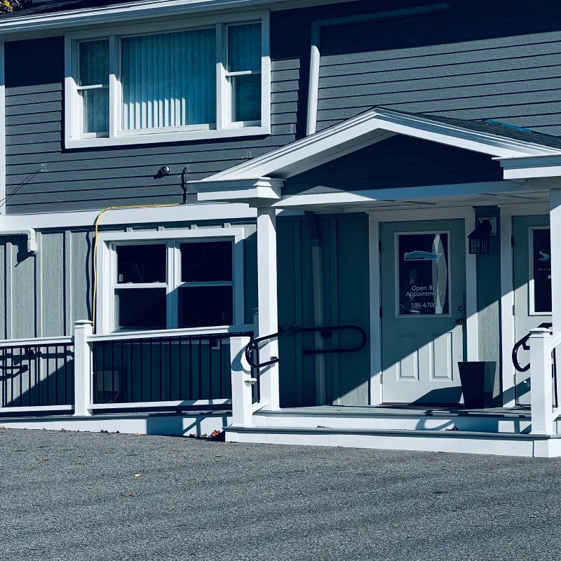 Bay Chiropractic Center building entrance